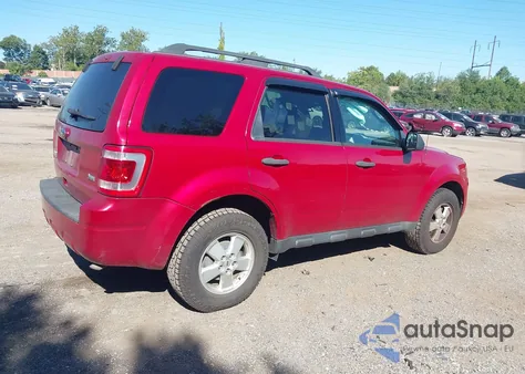 2010 Ford Escape Xlt z USA, uszkodzony, nr VIN 1FMCU9DG0AKD37007